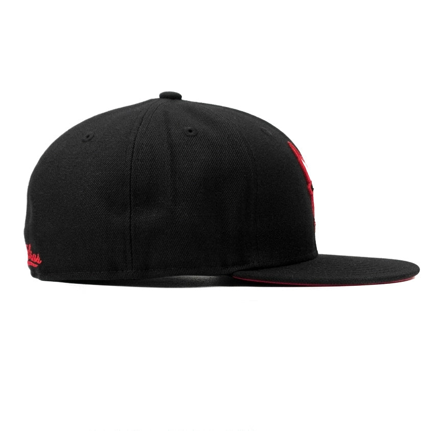 Oversized Chicago Bulls Matt Black Limited Edition