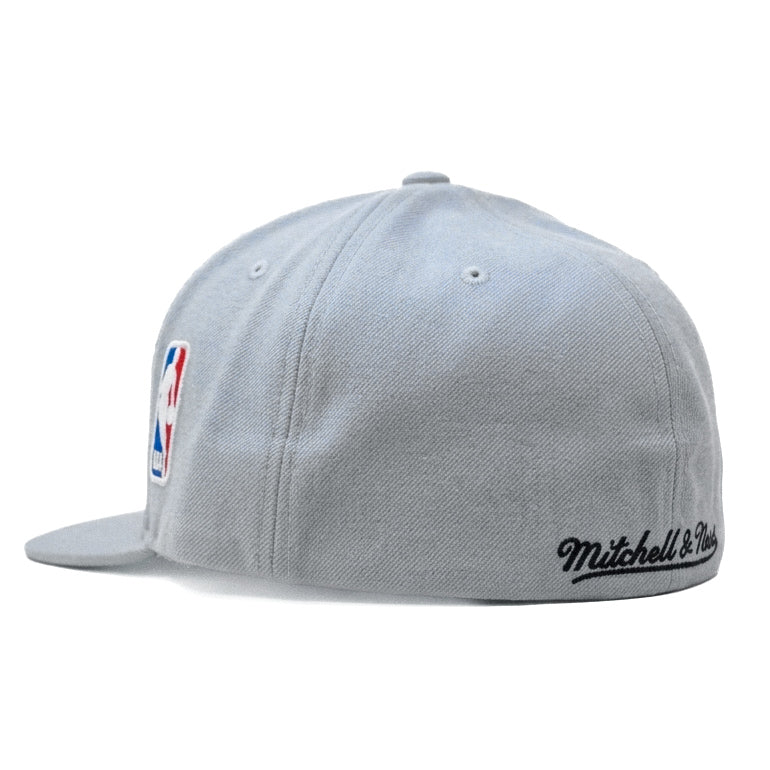 Oversized Chicago Bulls NBA Limited Edition