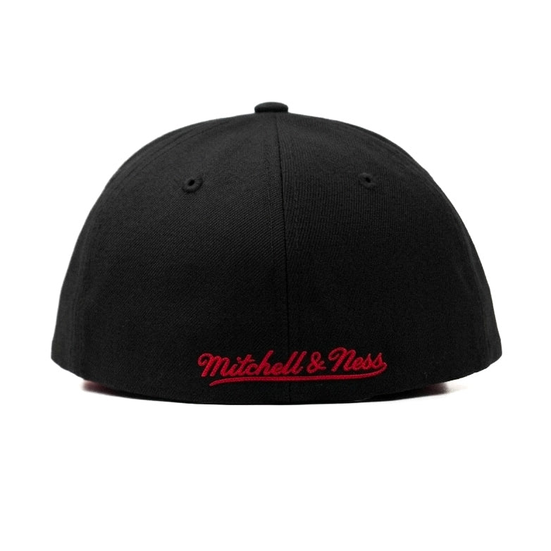 Oversized Chicago Bulls Matt Black Limited Edition