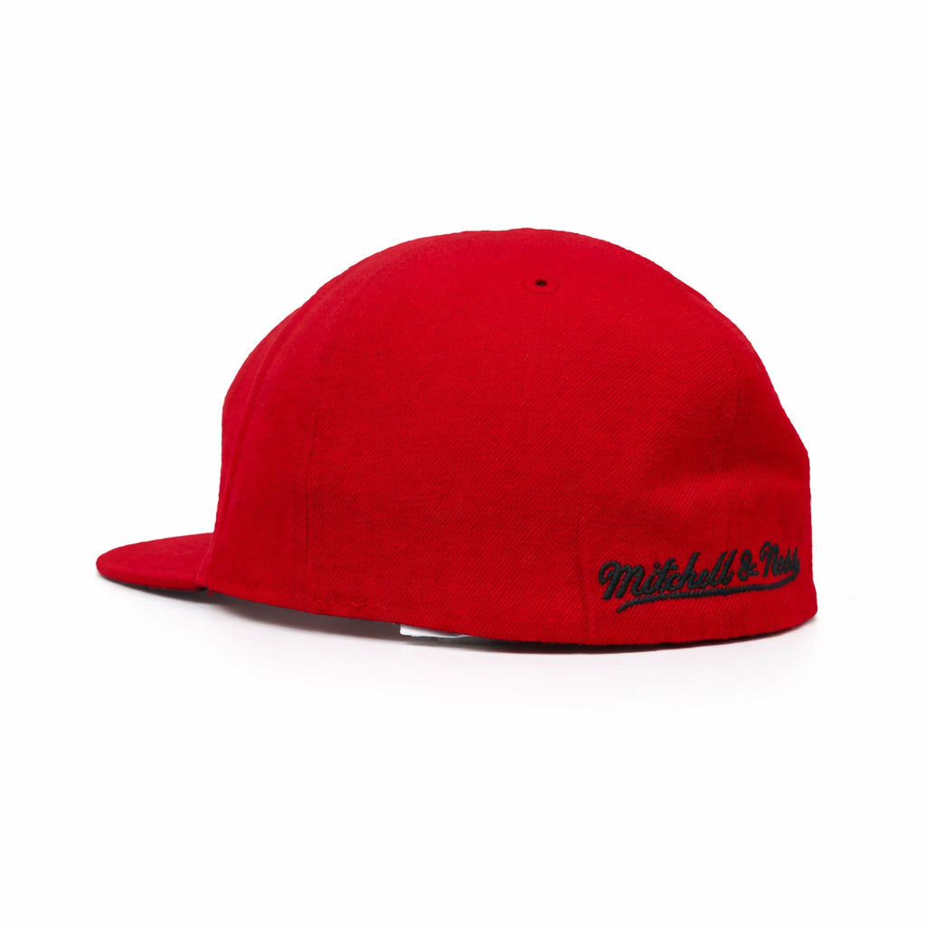 Oversized Chicago Bulls Red Hardwood Classics Limited Edition