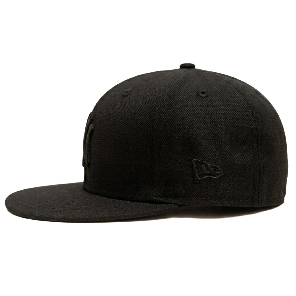 Oversized New Era NY Black Limited Edition