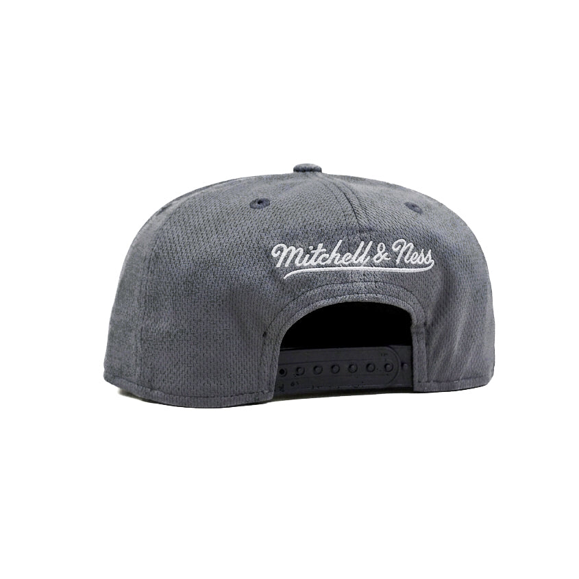 Oakland Raiders Mitchell & Ness NFL Limited Edition Snapback Cap