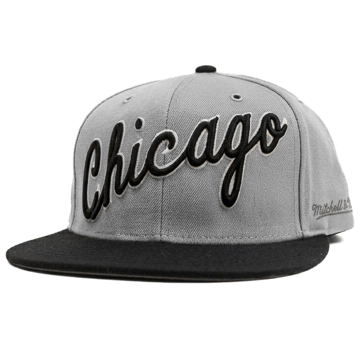 Oversized Torronto Raptors Mitchell & Ness Limited Edition