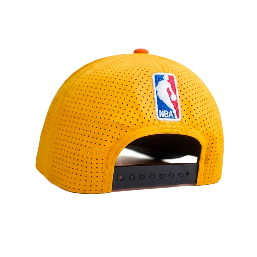 New Era New York KNICKS Limited Edition Snapback Cap