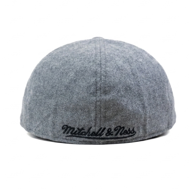 Mitchell & Ness P Oversized Limited Edition Cap