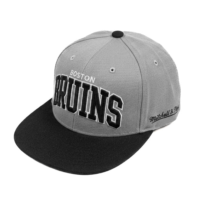 Oversized Boston Bruins Mitchell & Ness Limited Edition