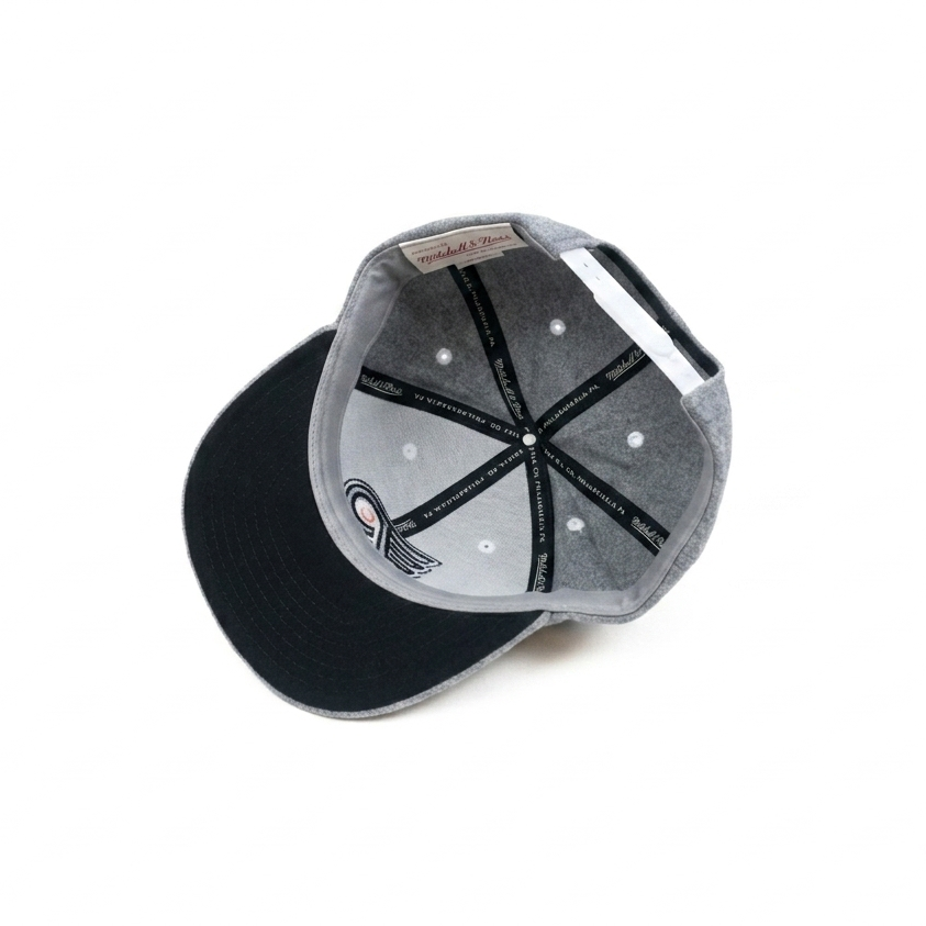 Mitchell & Ness P Oversized Limited Edition Cap