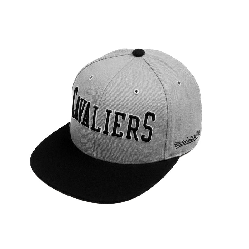 Oversized Cavaliers Mitchell & Ness Limited Edition
