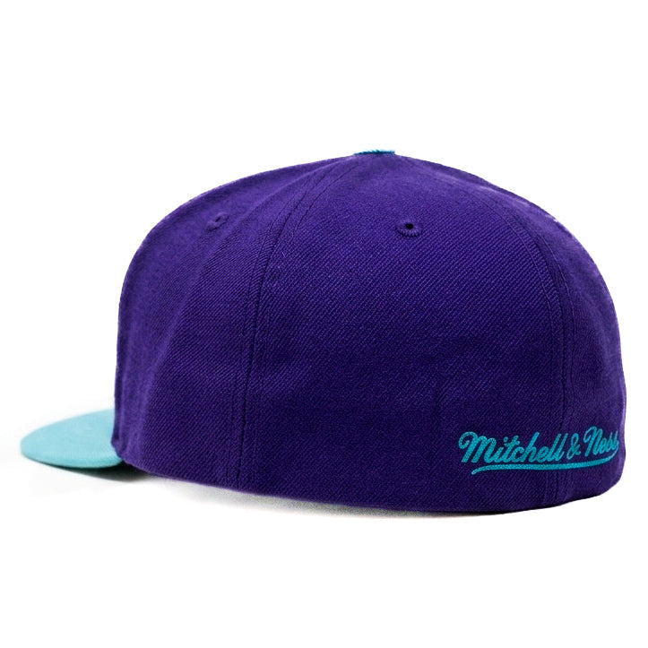 Oversized Charlotte Hornets Limited Edition